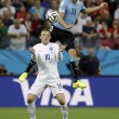 Uruguay-Inghilterra 2-1, le FOTO: i gol di Suarez e Rooney, lo stadio, i tifosi
