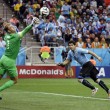 Uruguay-Inghilterra 2-1, le FOTO: i gol di Suarez e Rooney, lo stadio, i tifosi