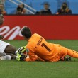 Uruguay-Inghilterra 2-1, le FOTO: i gol di Suarez e Rooney, lo stadio, i tifosi