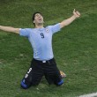 Uruguay-Inghilterra 2-1, le FOTO: i gol di Suarez e Rooney, lo stadio, i tifosi