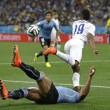 Uruguay-Inghilterra 2-1, le FOTO: i gol di Suarez e Rooney, lo stadio, i tifosi