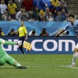 Uruguay-Inghilterra 2-1, le FOTO: i gol di Suarez e Rooney, lo stadio, i tifosi