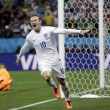 Uruguay-Inghilterra 2-1, le FOTO: i gol di Suarez e Rooney, lo stadio, i tifosi
