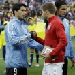 Uruguay-Inghilterra 2-1, le FOTO: i gol di Suarez e Rooney, lo stadio, i tifosi