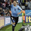 Uruguay-Inghilterra 2-1, le FOTO: i gol di Suarez e Rooney, lo stadio, i tifosi
