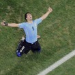 Uruguay-Inghilterra 2-1, le FOTO: i gol di Suarez e Rooney, lo stadio, i tifosi