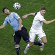 Uruguay-Inghilterra 2-1, le FOTO: i gol di Suarez e Rooney, lo stadio, i tifosi