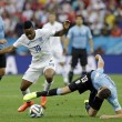 Uruguay-Inghilterra 2-1, le FOTO: i gol di Suarez e Rooney, lo stadio, i tifosi