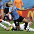 Uruguay-Inghilterra 2-1, le FOTO: i gol di Suarez e Rooney, lo stadio, i tifosi