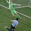 Uruguay-Inghilterra 2-1, le FOTO: i gol di Suarez e Rooney, lo stadio, i tifosi