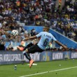 Uruguay-Inghilterra 2-1, le FOTO: i gol di Suarez e Rooney, lo stadio, i tifosi