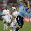 Uruguay-Inghilterra 2-1, le FOTO: i gol di Suarez e Rooney, lo stadio, i tifosi