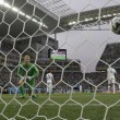 Uruguay-Inghilterra 2-1, le FOTO: i gol di Suarez e Rooney, lo stadio, i tifosi