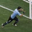 Uruguay-Inghilterra 2-1, le FOTO: i gol di Suarez e Rooney, lo stadio, i tifosi