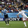 Uruguay-Inghilterra 2-1, le FOTO: i gol di Suarez e Rooney, lo stadio, i tifosi