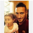 Francesco Totti selfie con Chanel, bimba malata di cancro cui ha pagato le cure01