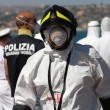 Pozzallo, in porto la nave con 30 migranti morti04