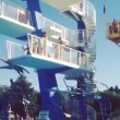 Ragazza tenta tuffo ci ripensa, scivola, e sbatte sul trampolino05