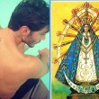 Stefano De Martino si fa tatuare la patrona dell'Argentina sulla schiena02