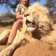Kendall Jones a 19 anni caccia leoni, elefanti, leopardi in Africa04