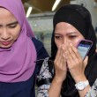 Aereo Malaysia abbattuto: familiari piangono le vittime2