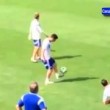 Messi imita Ronaldinho: che numeri in allenamento (VIDEO)