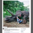 Steven Spielberg, foto col dinosauro. Web: "Assassino, vai in prigione" (FOTO)