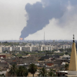 Tripoli, in fiamme deposito petrolio02