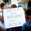 Brescia, Ice Bucket collettivo in piazza: nominati i "cugini" bergamaschi (foto)11