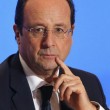 Julie Gayet sta ancora con Hollande01