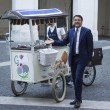 Matteo Renzi col gelato in mano: "Economist, il nostro è genuino" 10