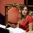 Maria Elena Boschi in Aula con la coda, poi parrucchiere e torna in ordine: foto