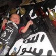 Isis: neonato tra pistole, granate e kalashnikov (FOTO)