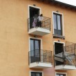L'Aquila, crolla balcone della casa per terremotati04