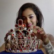 La miss birmana accusata in Corea: "Ha rubato corona da 100mila dollari"