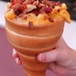Usa, il gelato di maccheroni e pancetta servito nel parco a giochi della Disney02