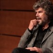 Reinhold Messner compie 70 anni: festeggia con un falò in montagna 3