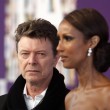 David Bowie maniaco del sesso: orge con sua moglie Angie e Mick Jagger