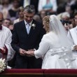 Papa Francesco sposa 20 coppie di Roma, anche conviventi e con figli 09