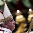 Papa Francesco sposa 20 coppie di Roma, anche conviventi e con figli 08