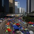 Hong Kong, polizia rimuove barricate studenti senza la tenuta antisommossa23