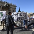 Nozze gay, protesta Ncd sotto Campidoglio06
