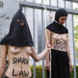 Reyhaneh Jabbari, Femen a seno nudo davanti all'ambasciata dell'Iran di Berlino 3