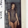 Irina Shayk, le foto sexy inedite scattate con una Palaroid 9