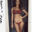 Irina Shayk, le foto sexy inedite scattate con una Palaroid 10