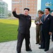 Kim jong-un riappare ma cammina con un bastone 02