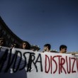 Scuola, studenti in piazza contro rifotrma Renzi. A Milano letame alla Cattolica 4