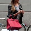 Belen Rodriguez, shopping da Moschino a Milano03