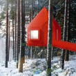 Svezia, Tree Hotel: dormire nel nido di uccello, nel cono blu, nella cabina02