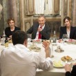 Pizza a Palazzo Chigi: Renzi subito in camicia, Blair si tiene la giacca 06
